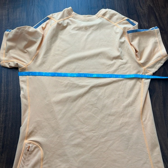 Lululemon Training Tech Short Sleeve 
Creamsicle Pop 
Size Large - Picture 8 of 8